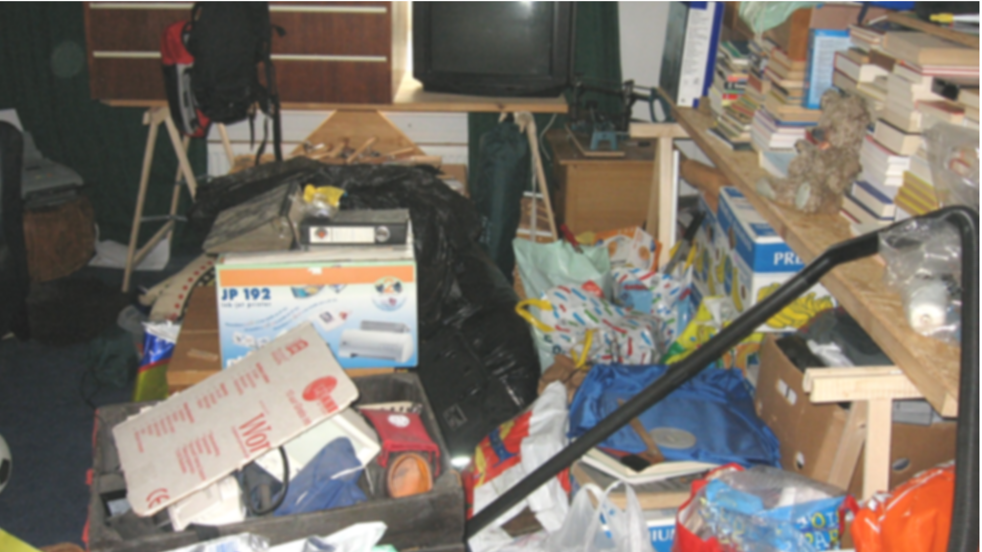 Read more about the article Make Money By Cutting Your Clutter